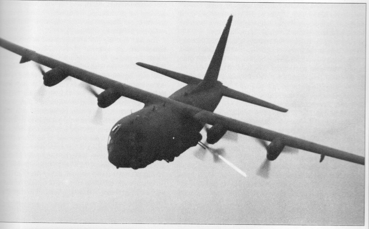 Фото примерно 1970 года: AC-130 в Южном Лаосе.