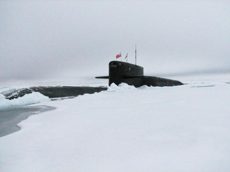 Всплытие в льдах Ледовитого океана