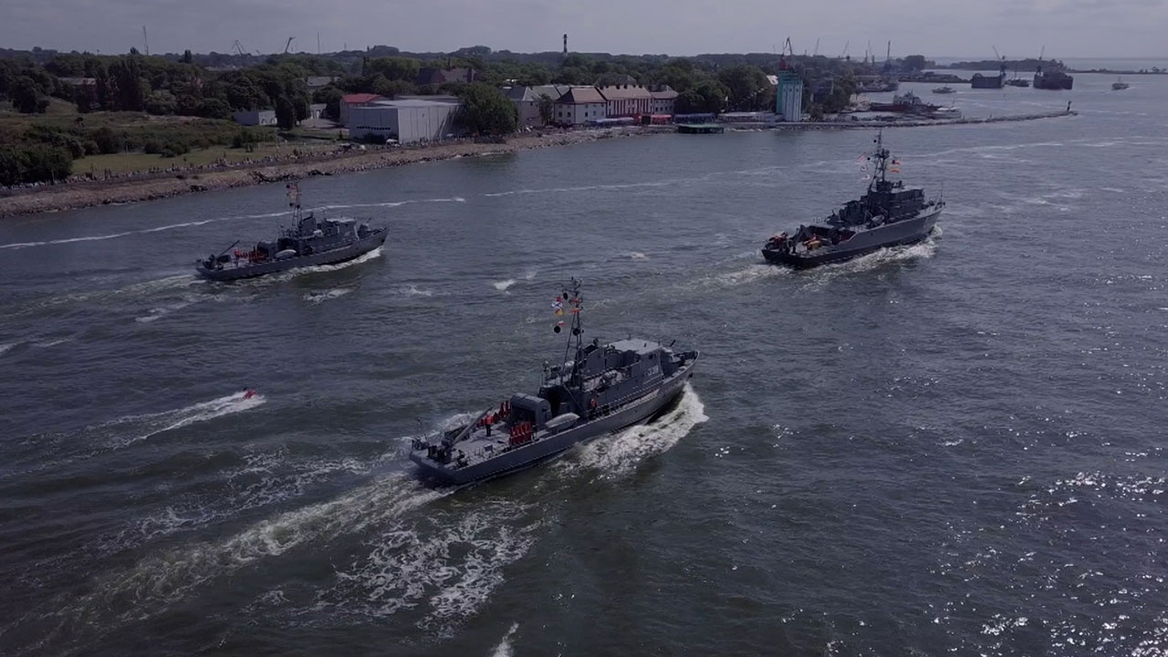 Парад вмф в калининграде. ВМФ Калининград. Морфлот под Калининградом.