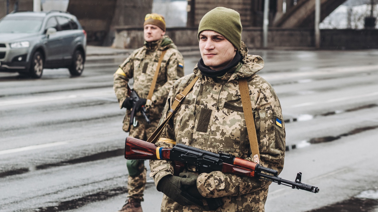 Украинские заложники. Захват заложников террористами. Украинские заложники. Силовики сбу. Украинские неонацисты.