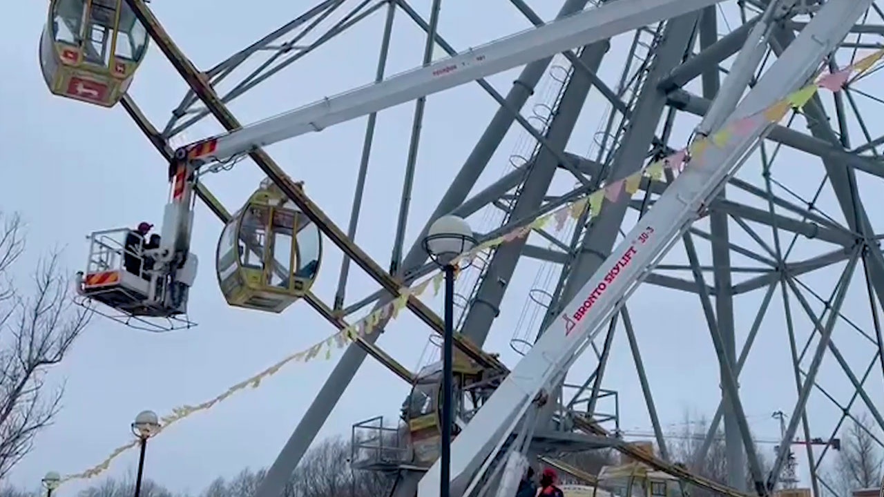 Колесо обозрения на вднх 2022. Миллениум колесо обозрения ярославль. Колесо обозрения в ярославле работа. Колесо обозрения в ярославле кабинки. Парк тысячелетия ярославль колесо обозрения.