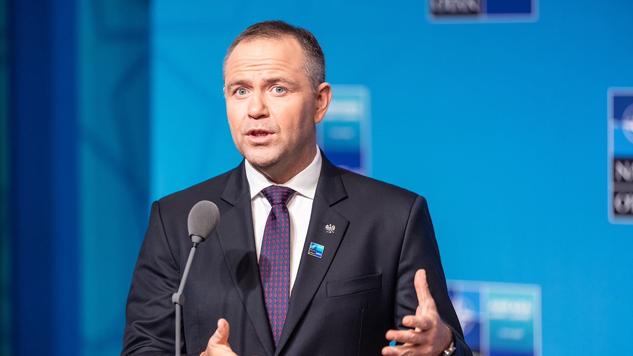 Навроцкий заявил, что Польша ждет репараций от ФРГ для укрепления армии
