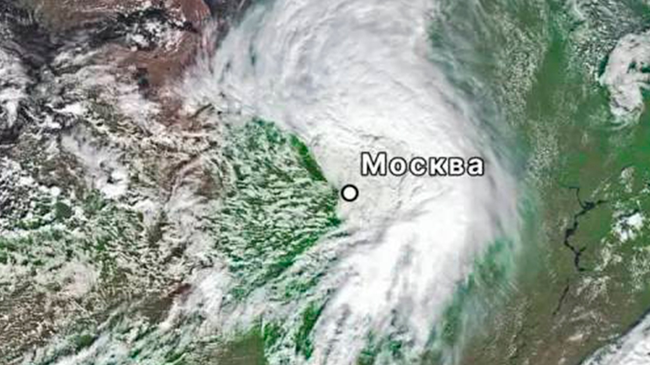 «Роскосмос» показал снимок циклона над Москвой