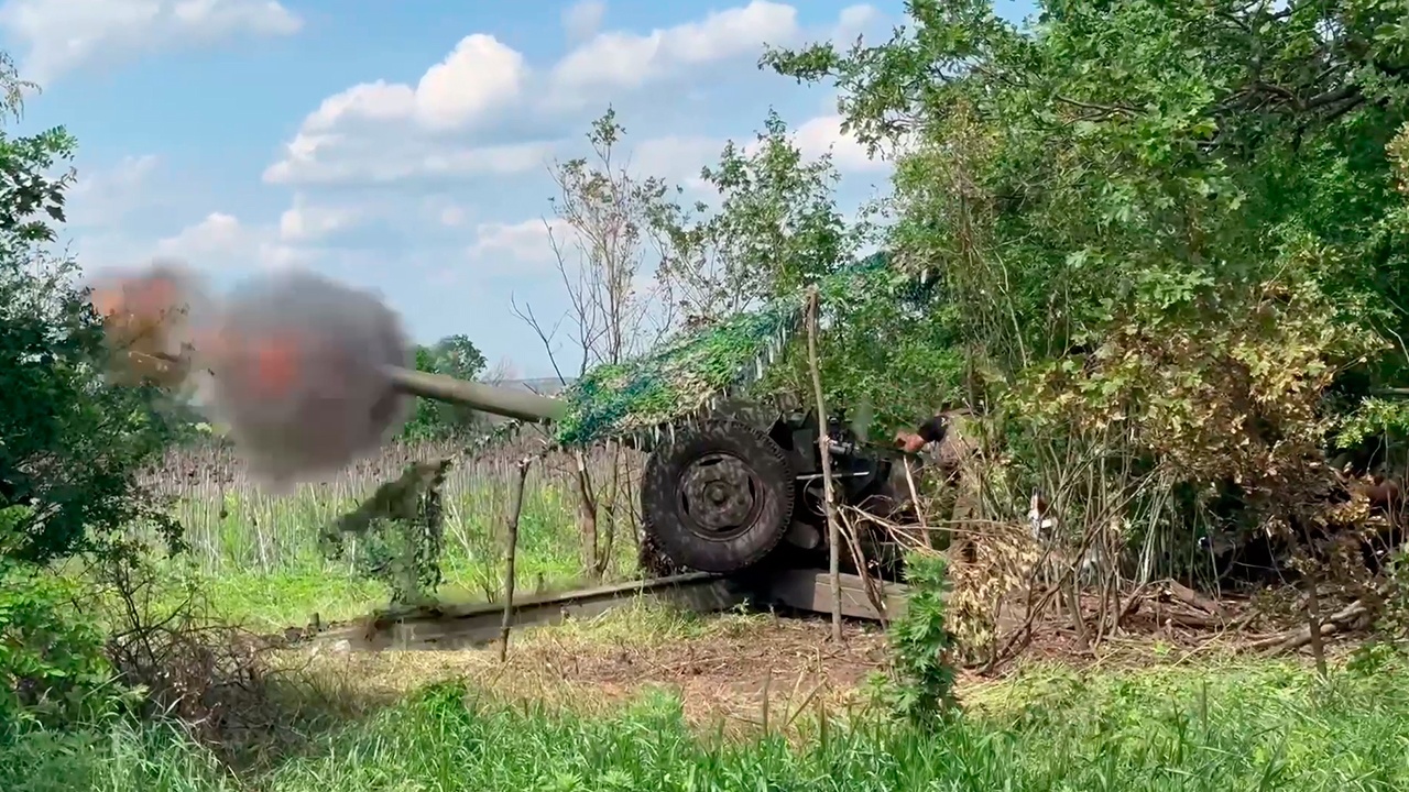 Минобороны показало кадры боев за Долгенькое и Березники в Харьковской области