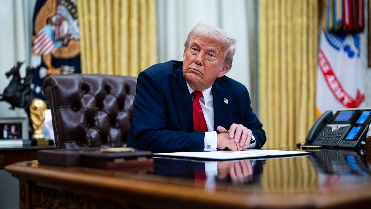 Бессент: Трамп отказывается от сна