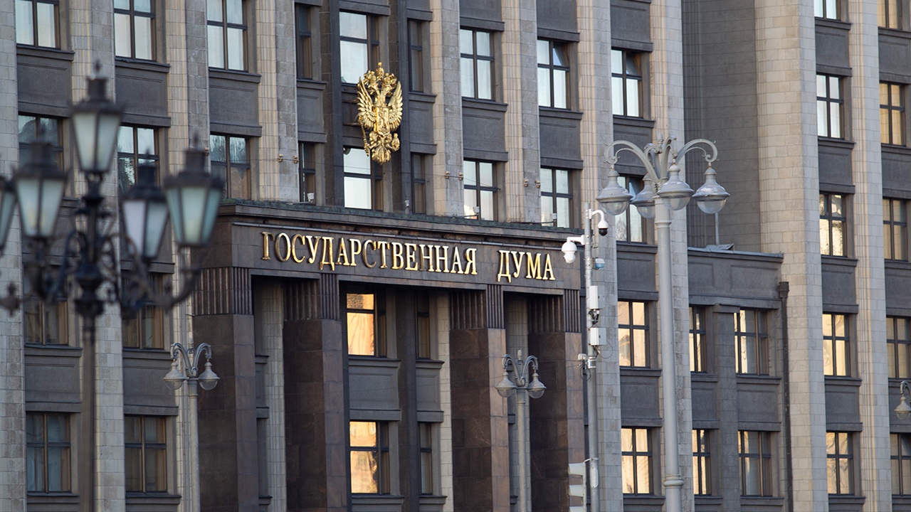 В Госдуме назвали слова Сикорского о России клоунадой