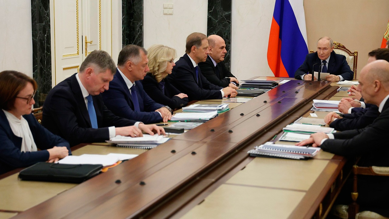 Путин перечислил приоритеты федерального бюджета