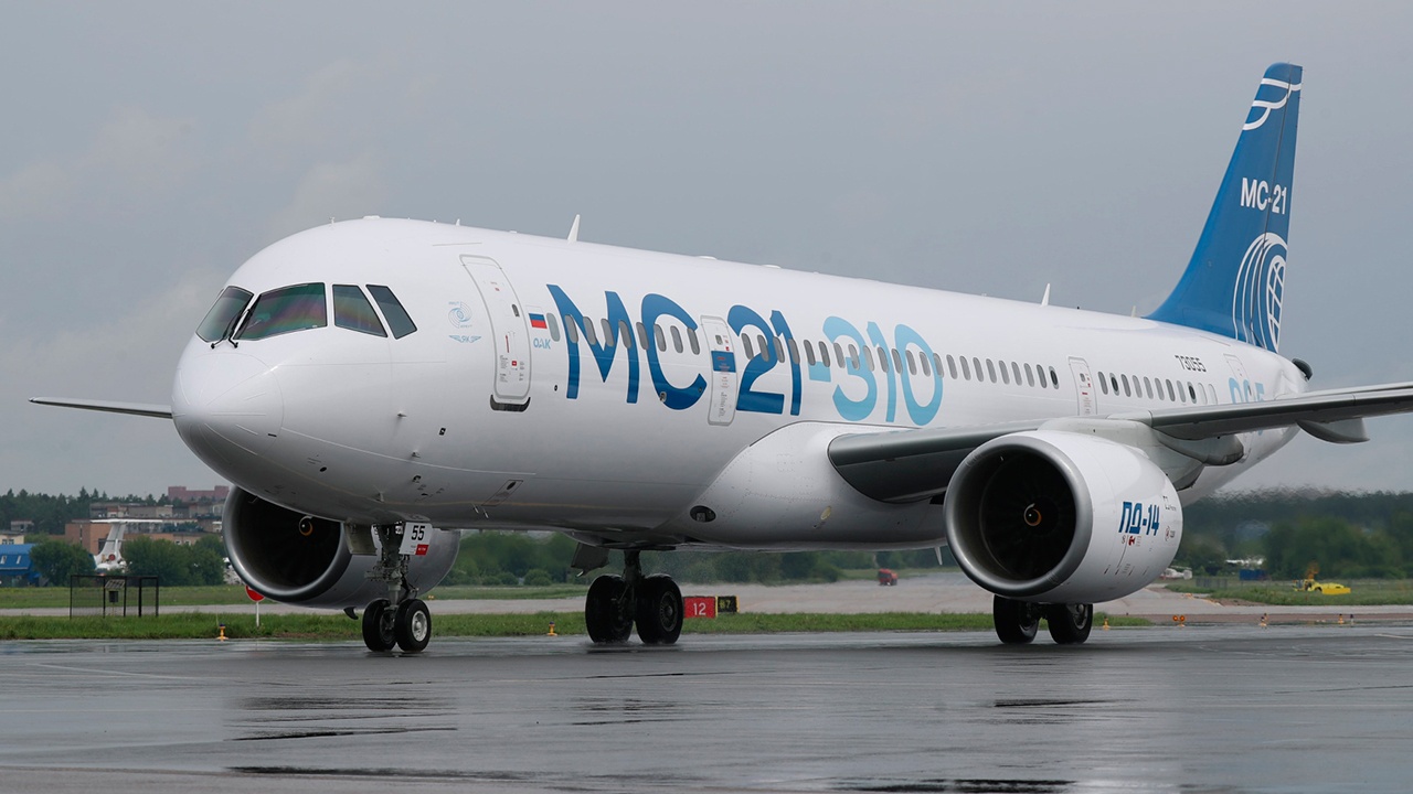 Путин сообщил о начале поставок в 2027 году 18 самолетов МС-21