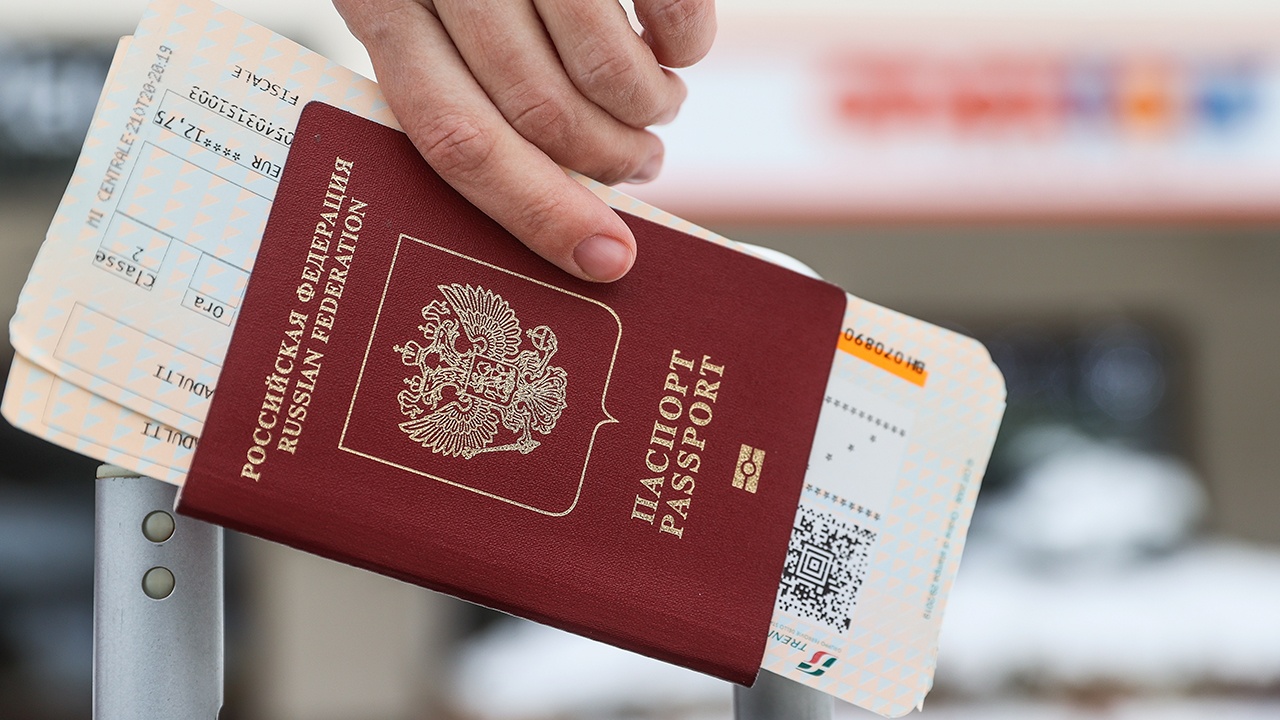 Сведения о детях перестанут добавлять в загранпаспорта россиян 