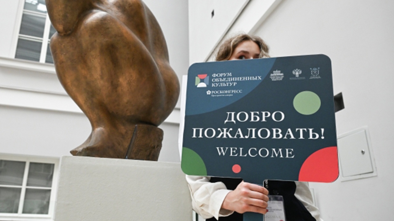 Эрмитаж открыл двери китайской культуре на форуме в Петербурге