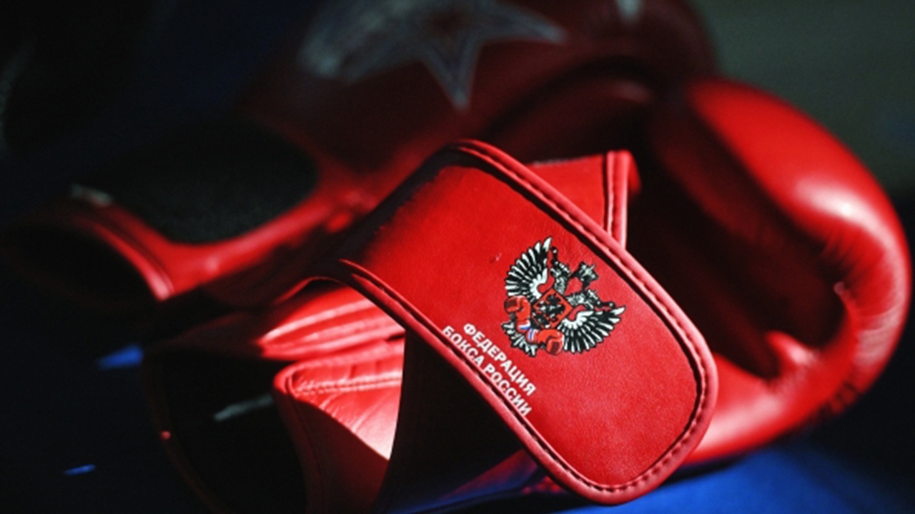 Украинский боксер ушел с пьедестала перед гимном России на чемпионате Европы