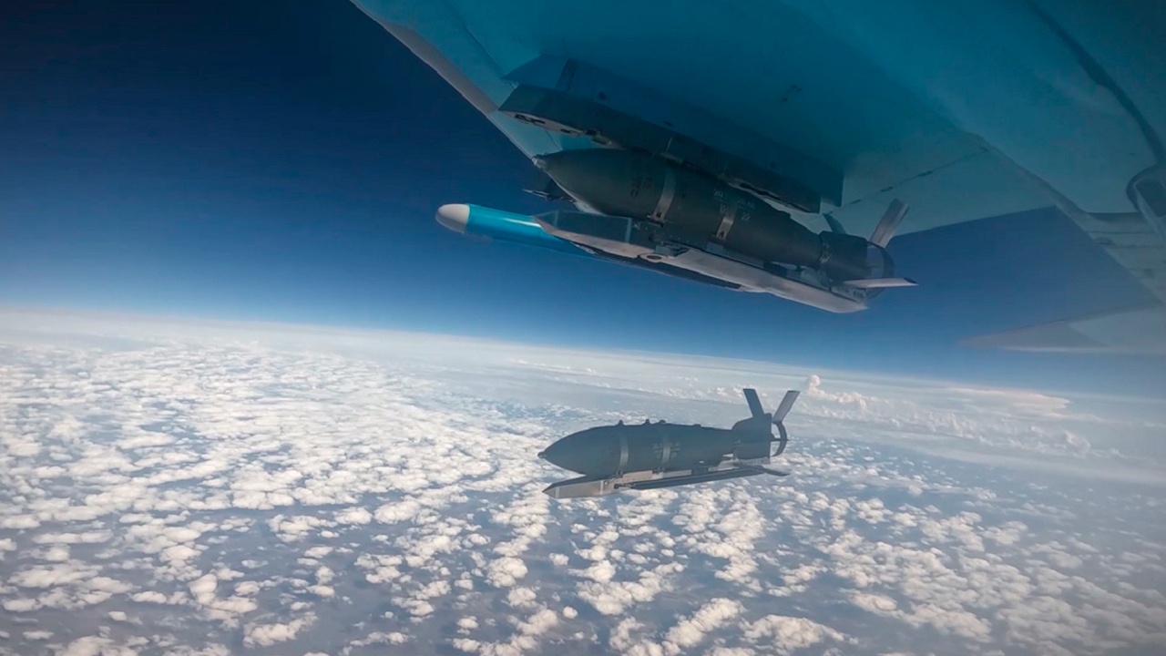 Су-34 ударил по подразделениям ВСУ авиабомбами с модулем коррекции