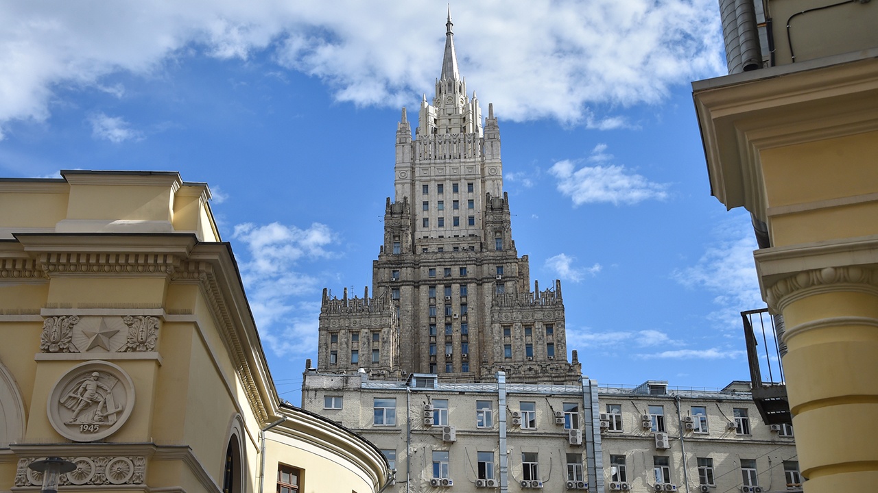Посла Дании вызвали в МИД из-за инцидента с вертолетом в Балтийском море