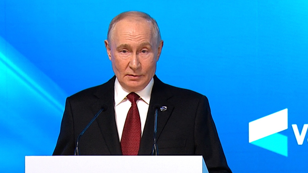 Путин вспомнил спасшего мир ракетчика Петрова в контексте угроз от ИИ
