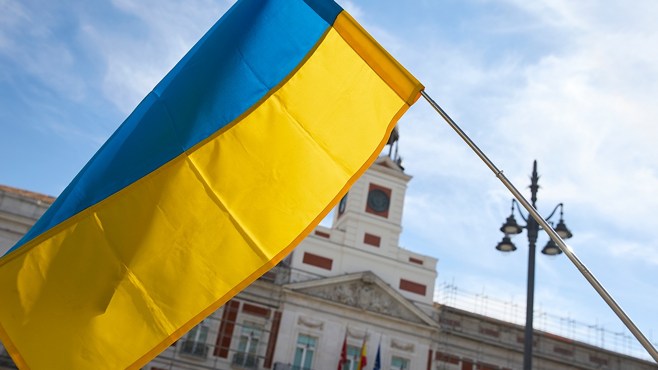 Мирошник: на Украине зомбируют детей в милитаризированных лагерях