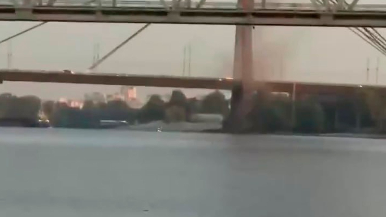 Кличко сообщил о взрыве на Северном мосту в Киеве