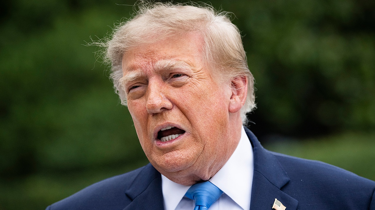Трамп предложил отказаться от перевода часов на зимнее время