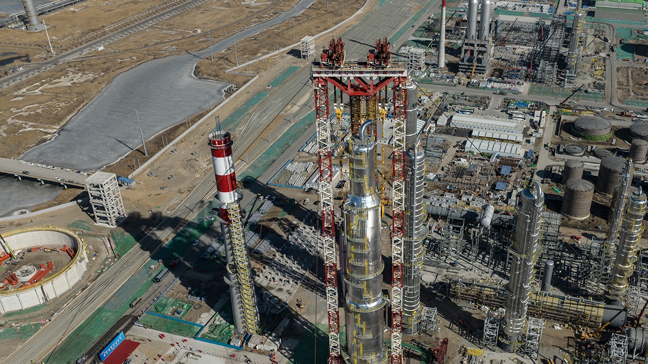 Йеменские хуситы атаковали нефтеперерабатывающий завод в Эр-Рияде