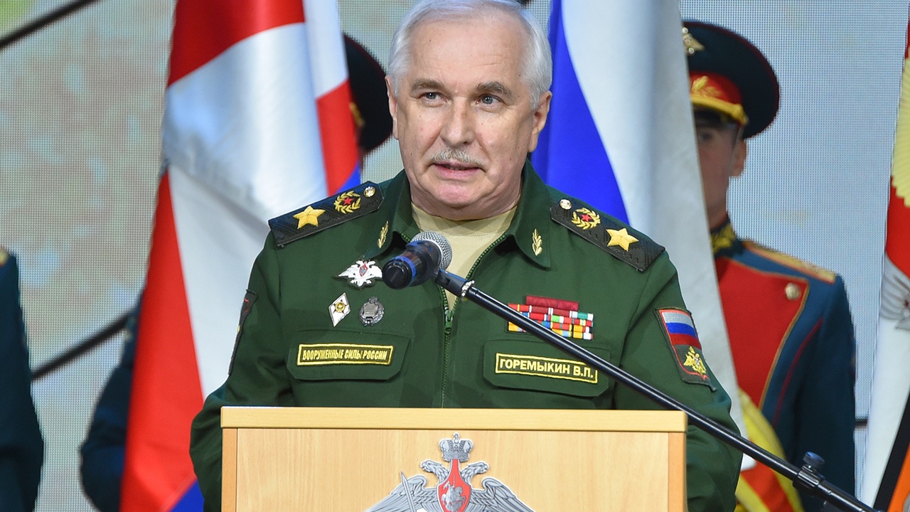 Горемыкин открыл памятник педагогам в Пансионе воспитанниц МО РФ
