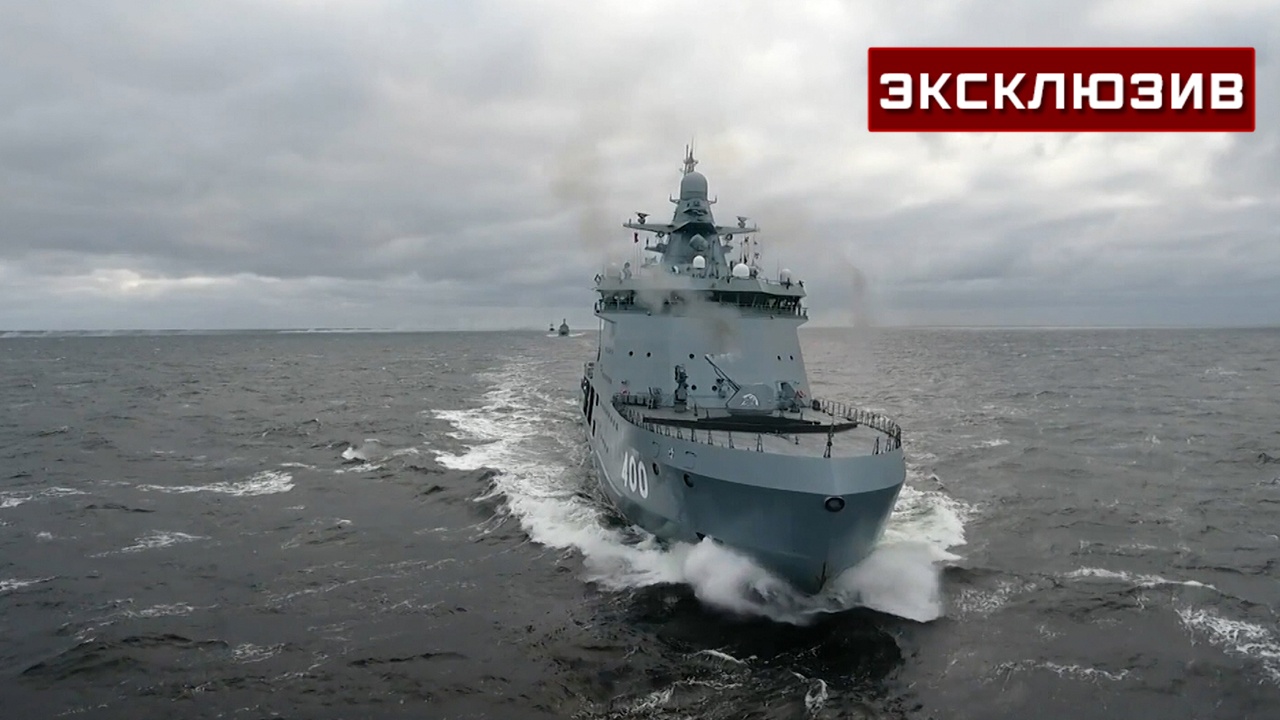 Командир «Папанина»: решил стать военным моряком на празднике ВМФ в Петербурге