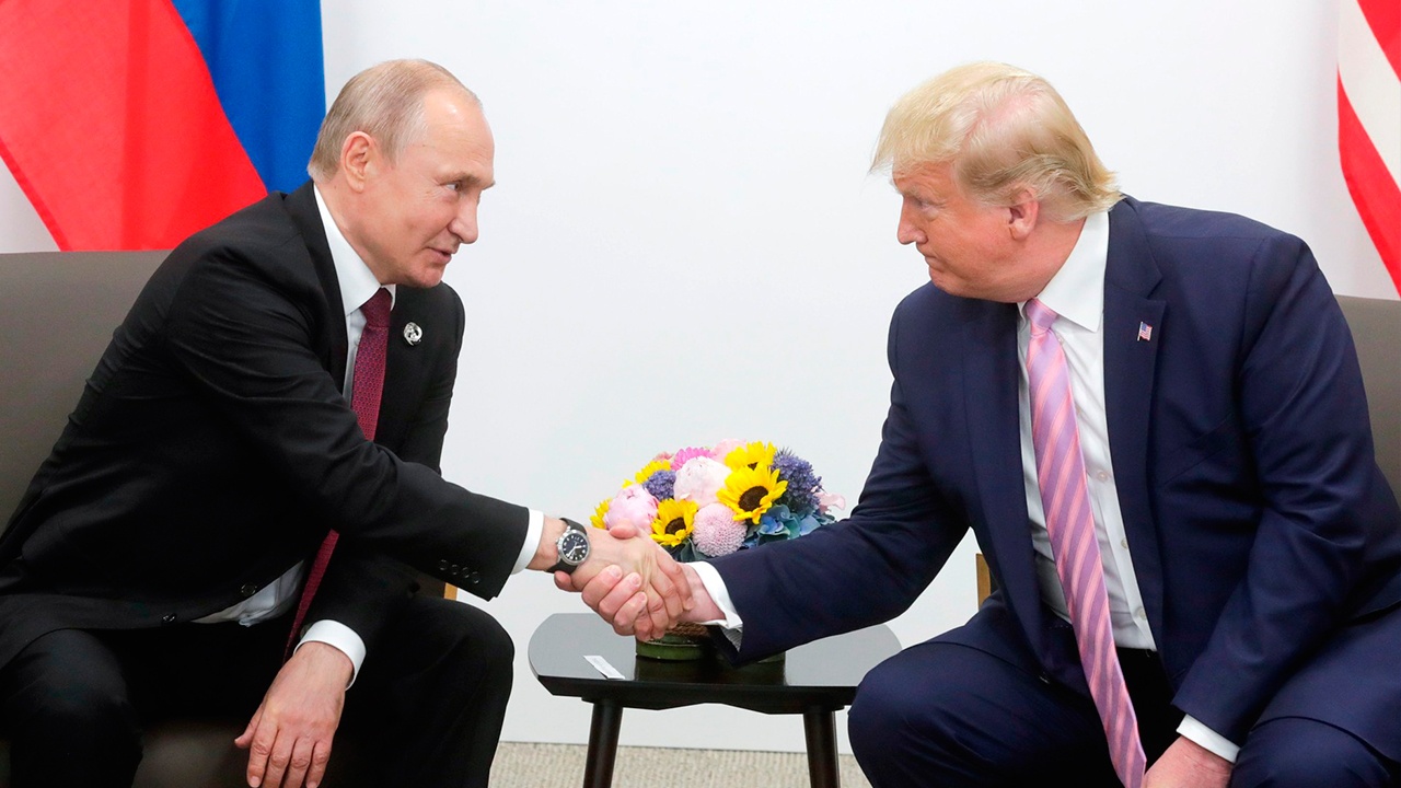«И ночью, и вечером, и на следующий день»: Трамп готов был общаться с Путиным долго 