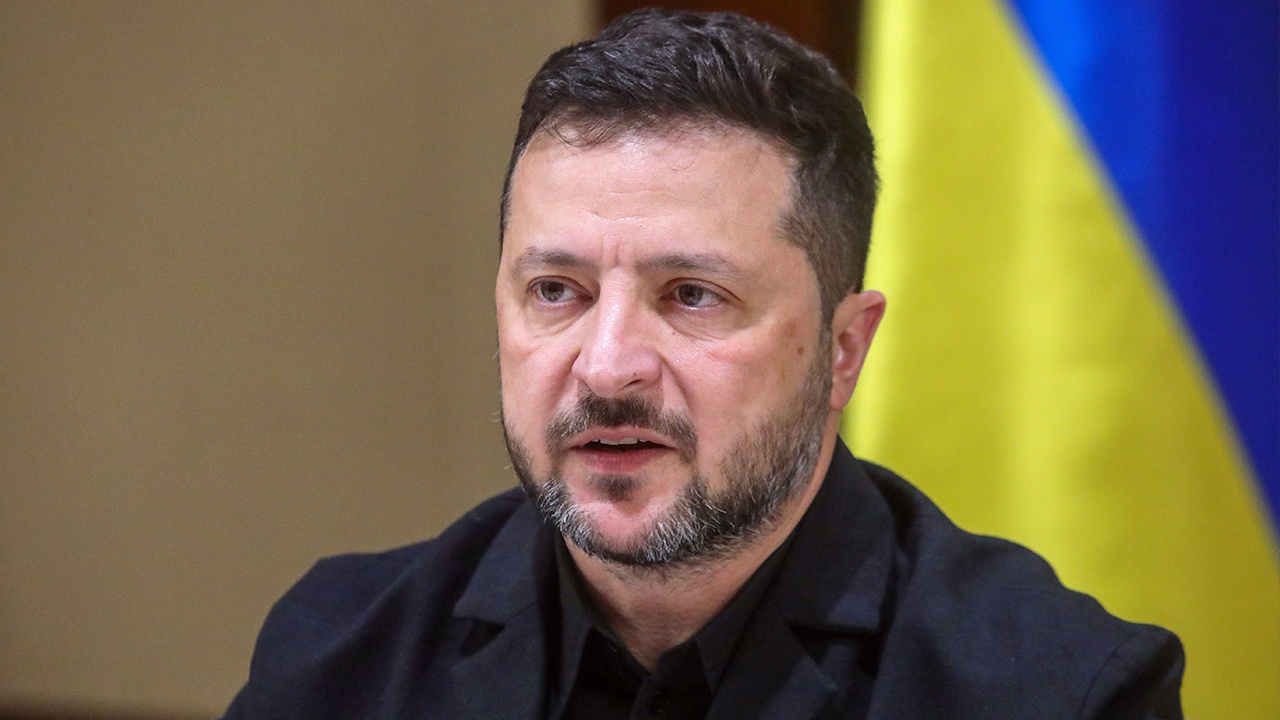 Зеленский взбесился, узнав о снятых с РФ санкций 