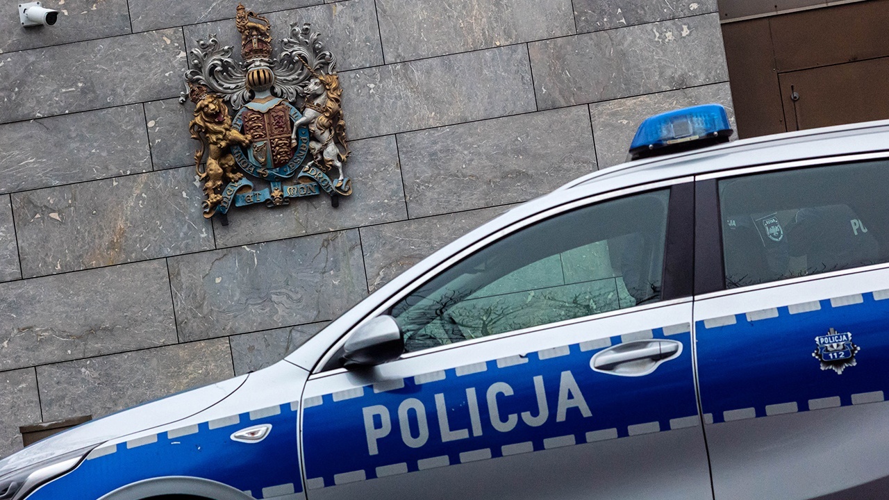 Польские власти задержали более ста человек на фоне угроз школам