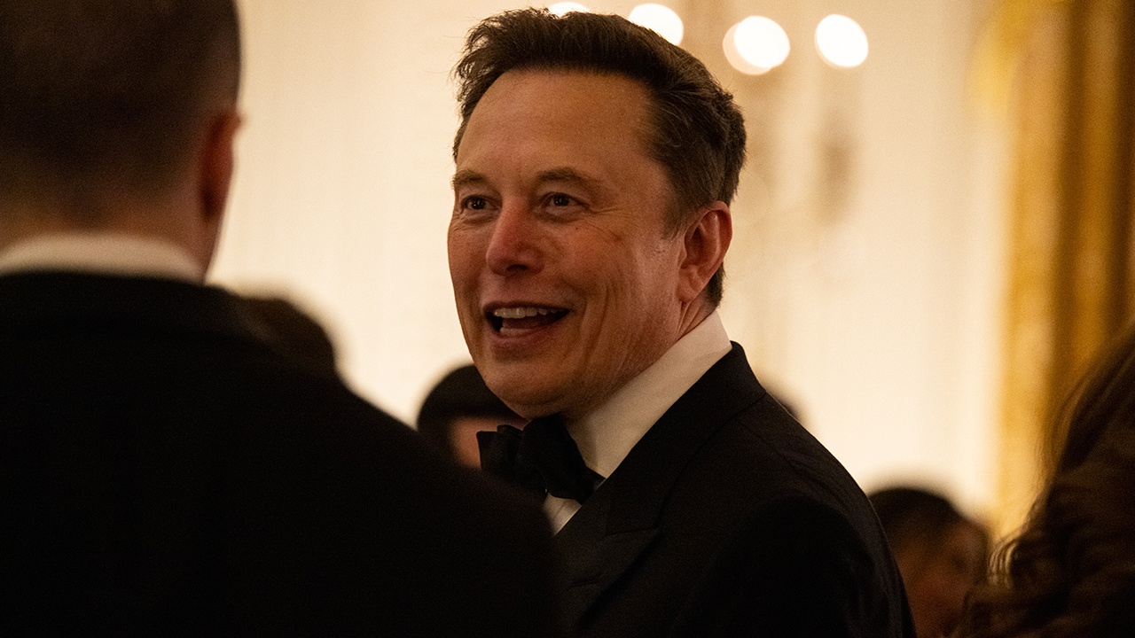 Падение акций SpaceX вновь лишило Маска звания триллионера