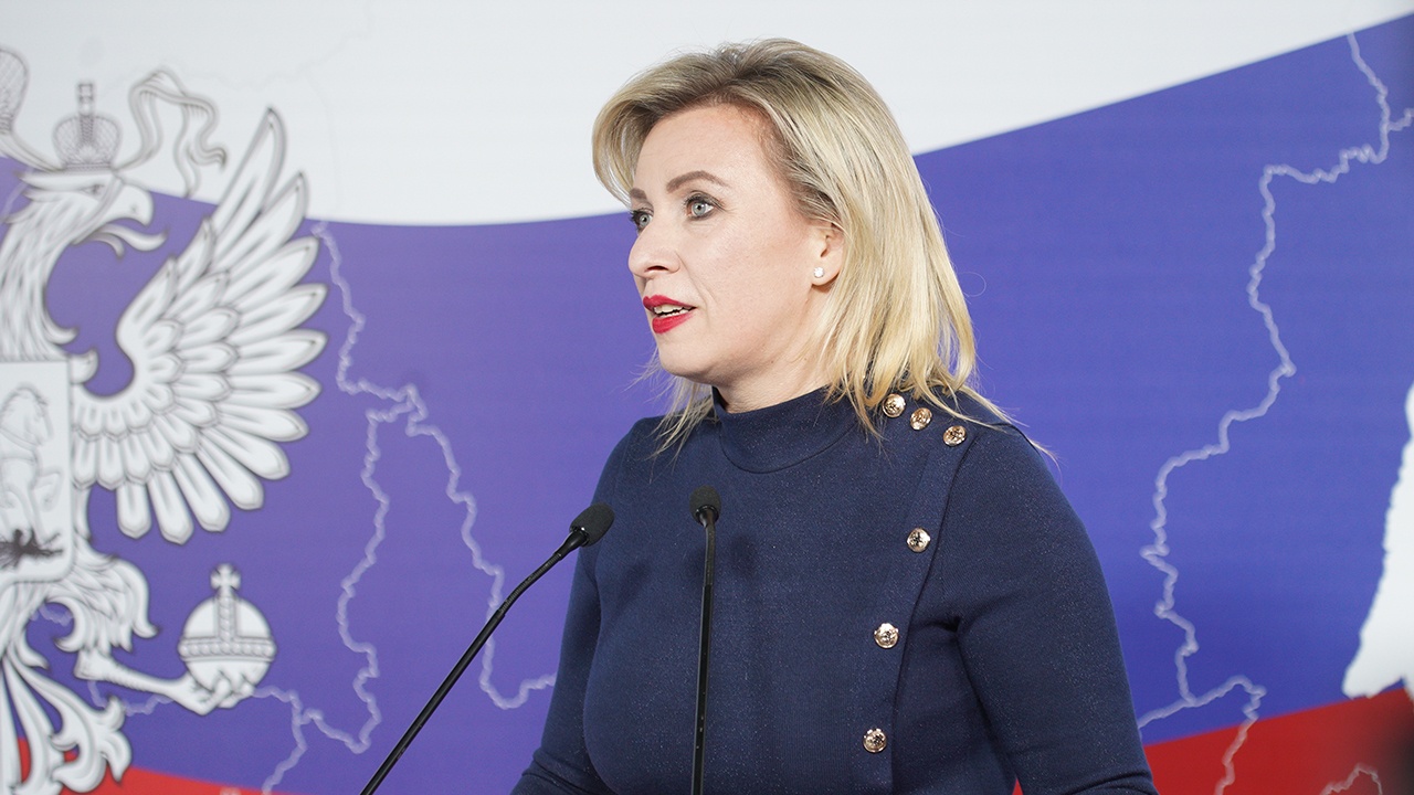 Захарова назвала Зеленского «невероятным позорищем»