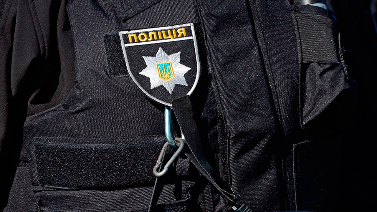 Одесские цыгане забросали камнями военкомат из-за задержания барона