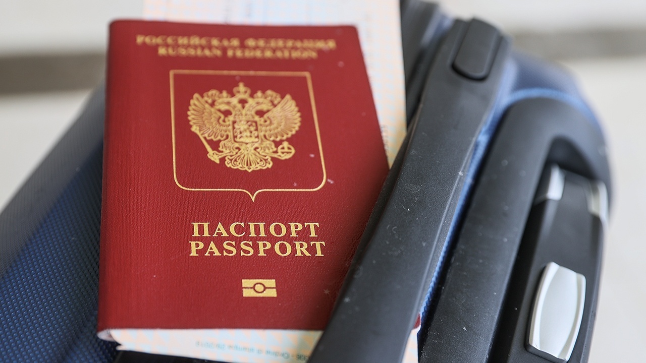 Российский паспорт занял 50-е место в рейтинге Henley & Partners