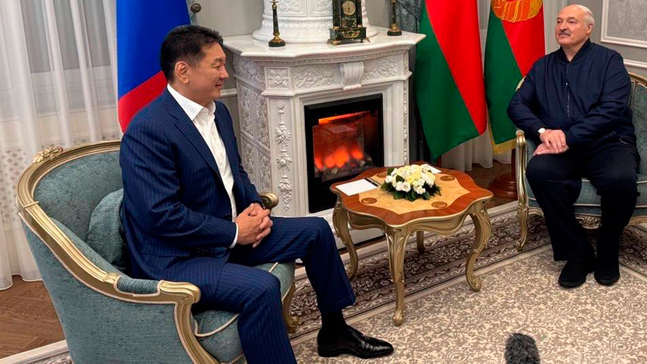 Президент Монголии в ходе встречи с Лукашенко назвал Минск «раем»