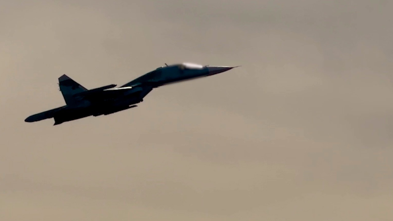 Экипаж Су-34 разнес авиабомбами пункт управления украинскими дронами