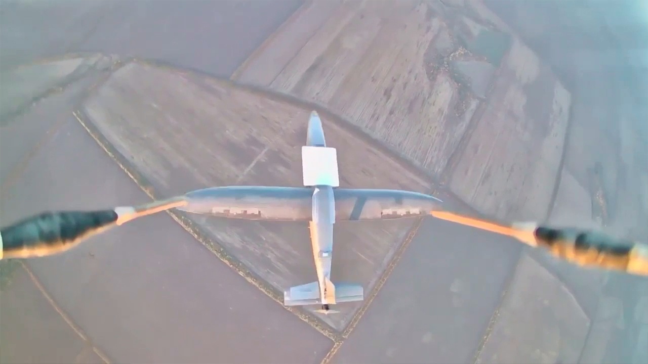 Российские FPV-перехватчики протаранили украинские дроны самолетного типа 