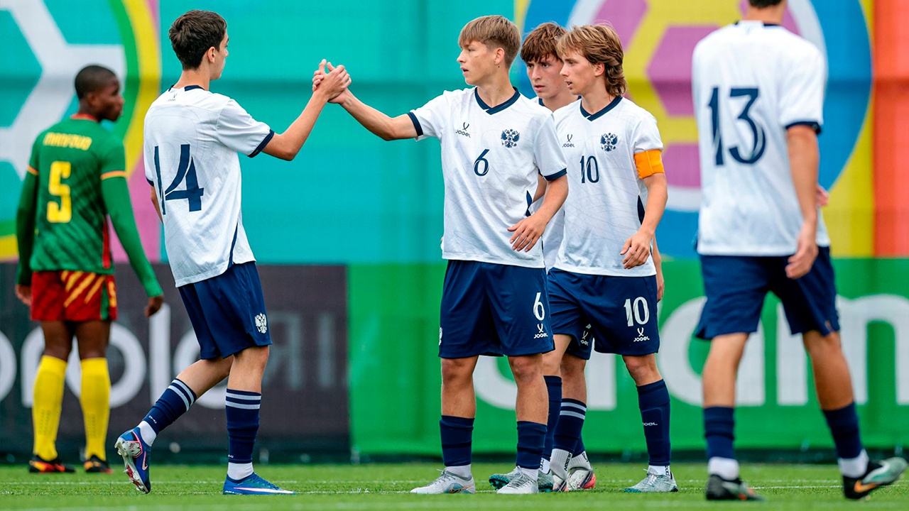Сборная РФ U-15 забила девять мячей Камеруну на турнире ФИФА