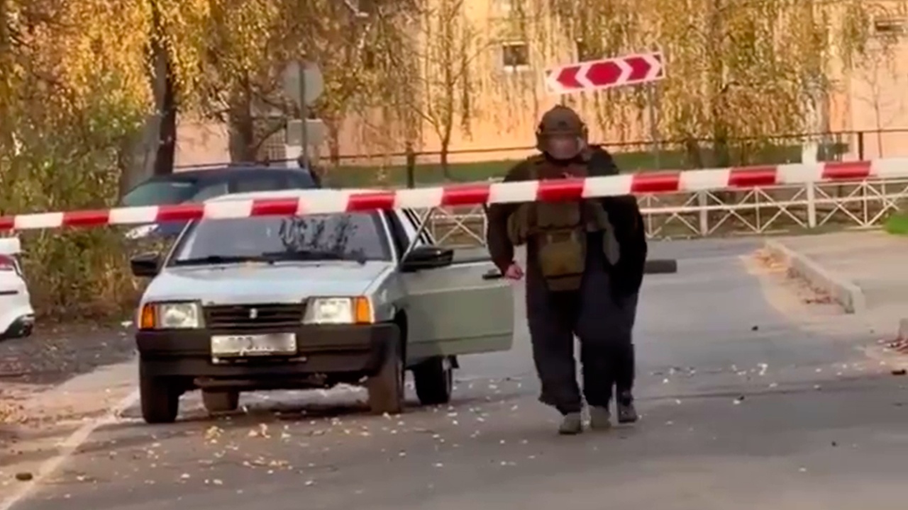 В Брянске эвакуировали женщину из машины из-за взрывчатки с БПЛА ВСУ