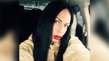 Порно мама қызына трахает жасауды үйретеді